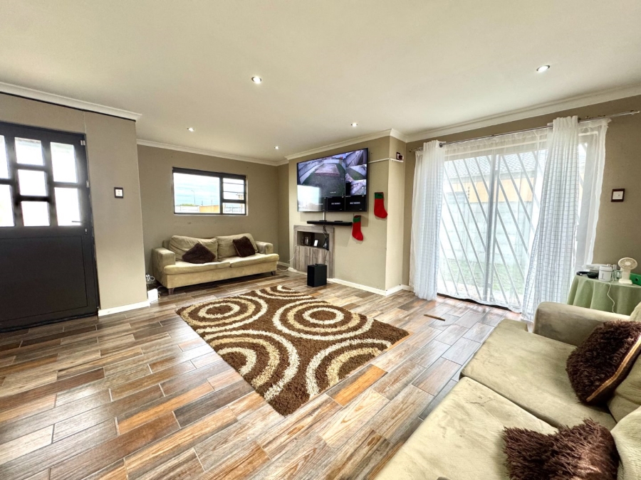 To Let 3 Bedroom Property for Rent in Bluewater Bay Eastern Cape